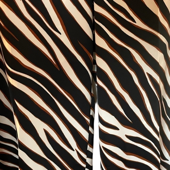 NWT-Plus Size‎ Zebra-Print High-Rise Wide-Leg Pants - Picture 7 of 11